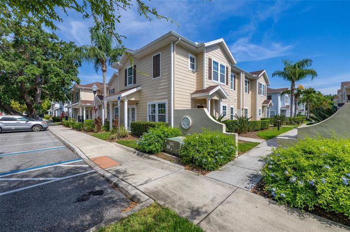 Image No.2-Maison de ville de 4 chambres à vendre à Kissimmee