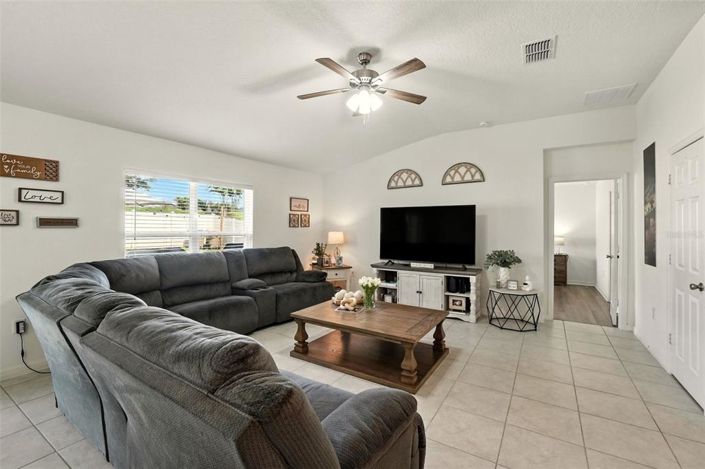 Image No.12-Propriété de 4 chambres à vendre à Kissimmee