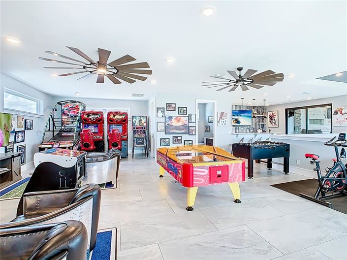 Image No.19-10 Bed Property for sale