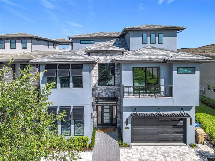 Image No.2-10 Bed Property for sale