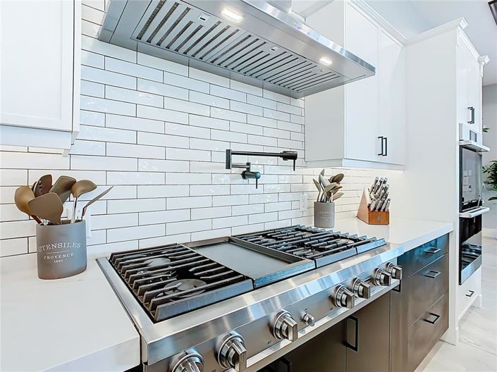 Image No.21-10 Bed Property for sale