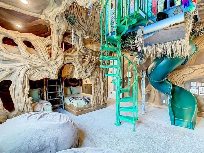 Image No.5-10 Bed Property for sale