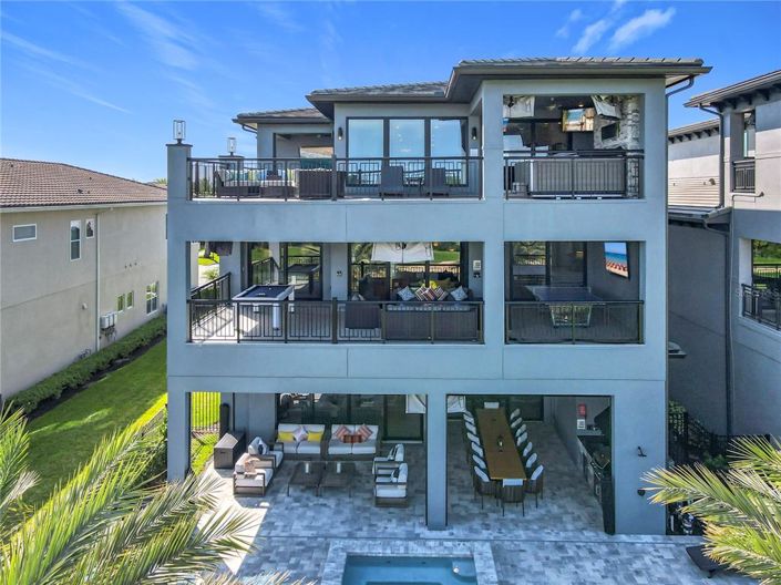 Image No.8-10 Bed Property for sale