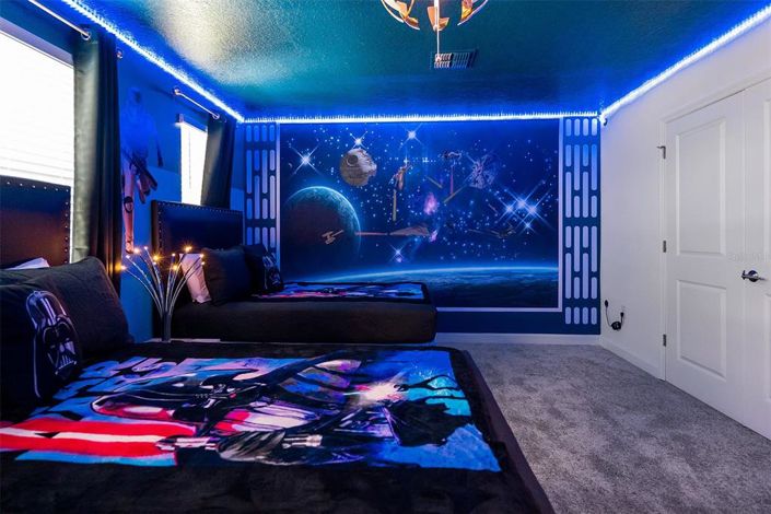 Image No.33-8 Bed Property for sale