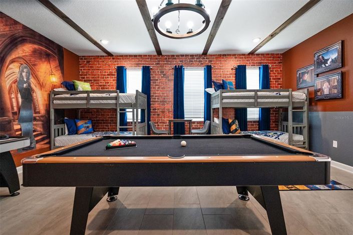 Image No.37-8 Bed Property for sale