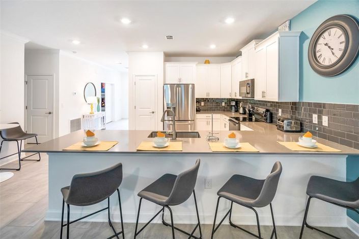 Image No.5-8 Bed Property for sale