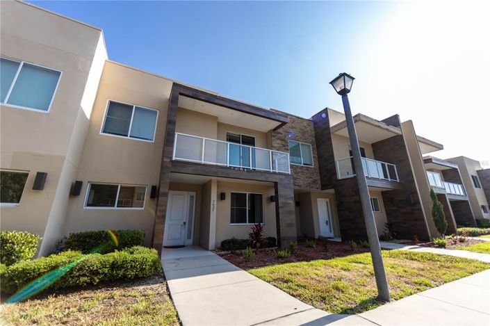 Image No.2-Maison de ville de 4 chambres à vendre à Kissimmee