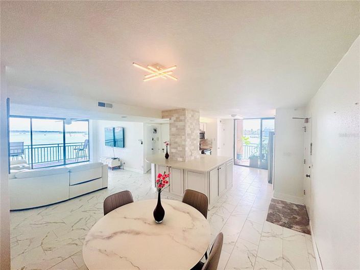 Image No.2-Propriété de 3 chambres à vendre à Treasure Island