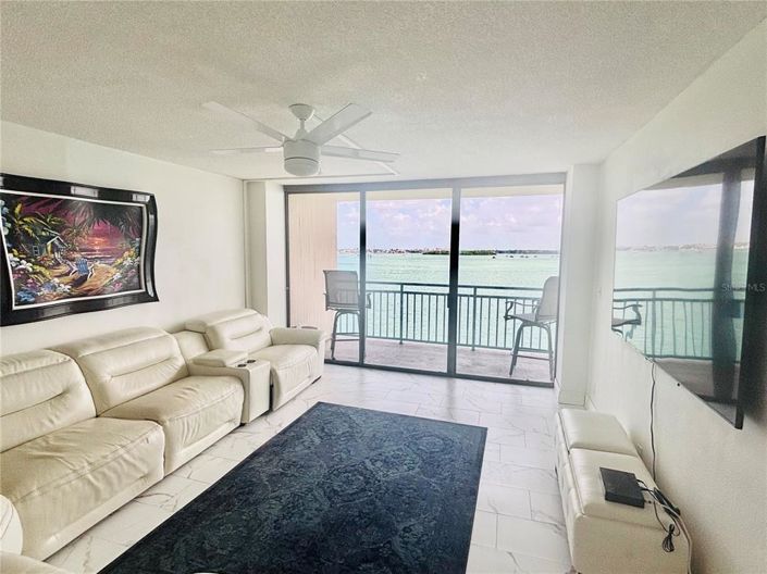 Image No.3-Propriété de 3 chambres à vendre à Treasure Island