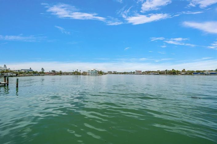 Image No.5-Propriété de 3 chambres à vendre à Treasure Island