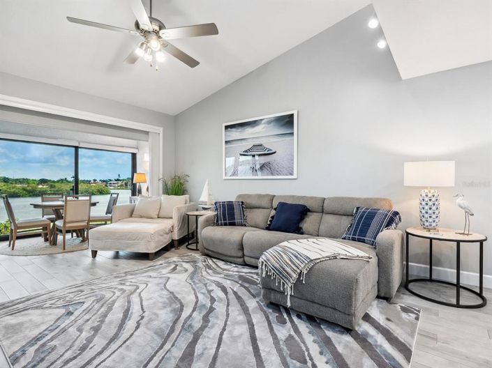 Image No.9-Propriété de 2 chambres à vendre à Sarasota