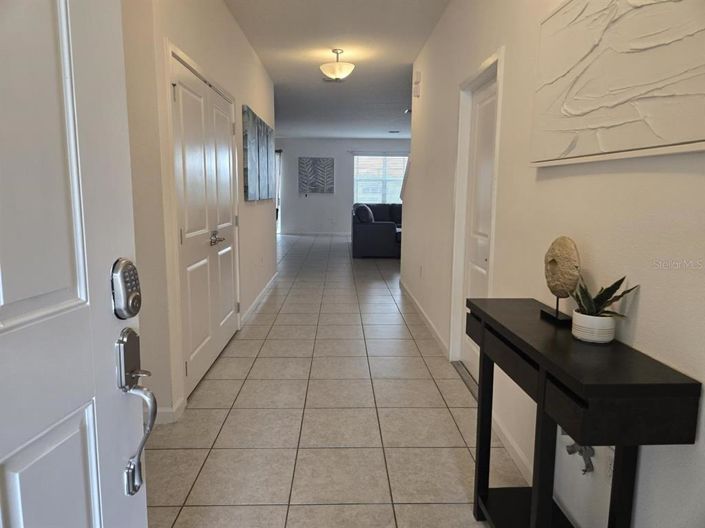 Image No.3-8 Bed Property for sale