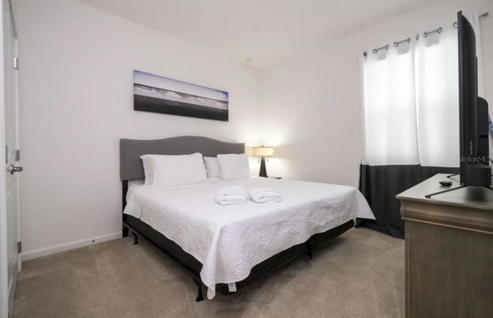 Image No.32-8 Bed Property for sale