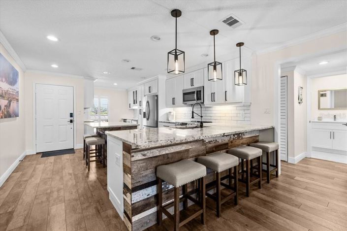 Image No.13-2 Bed Property for sale