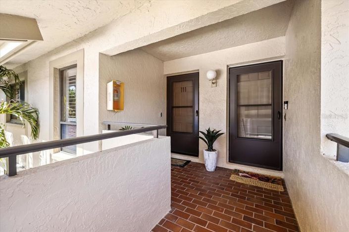 Image No.2-2 Bed Property for sale