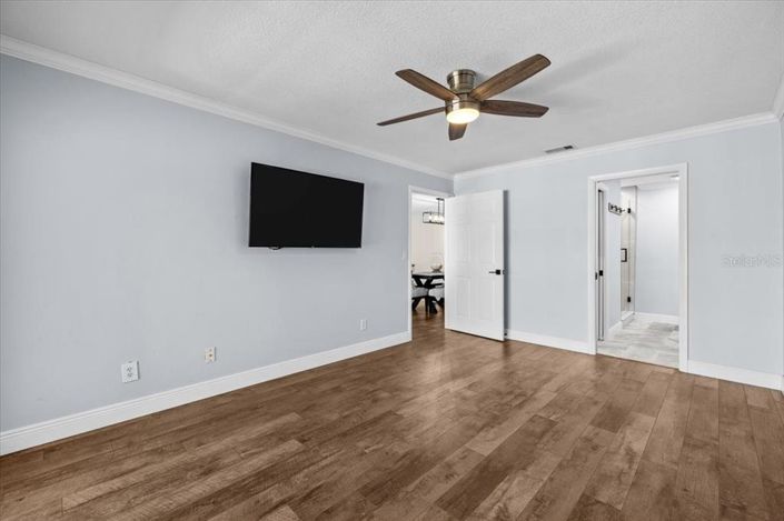 Image No.25-2 Bed Property for sale