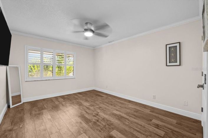 Image No.33-2 Bed Property for sale