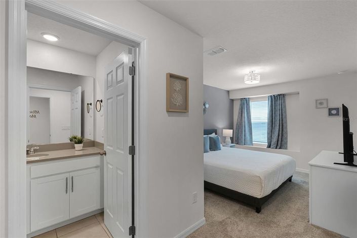 Image No.20-5 Bed Townhouse for sale