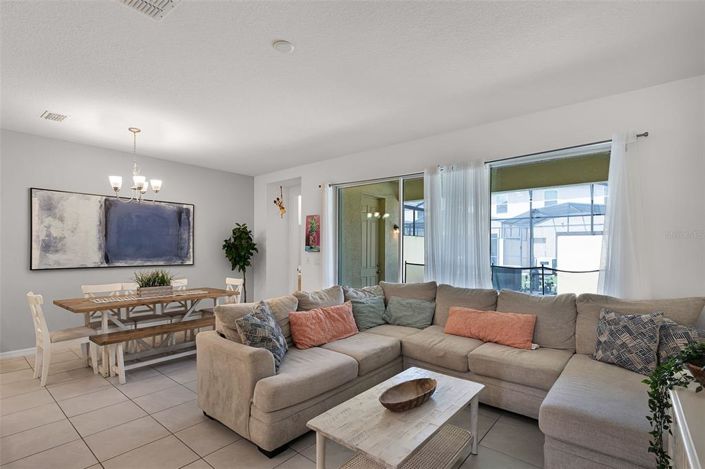 Image No.7-5 Bed Townhouse for sale