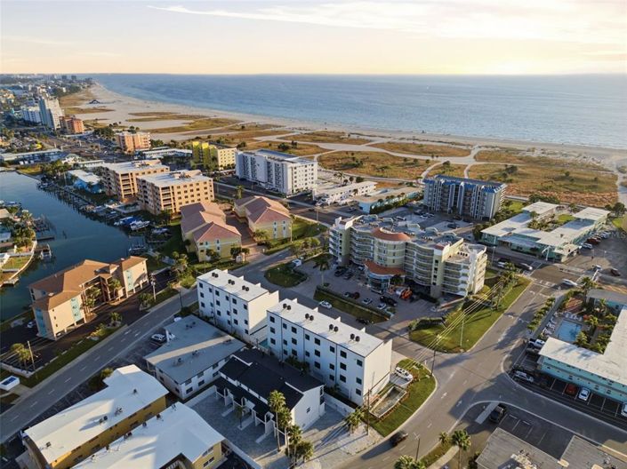 Image No.3-Maison de ville de 5 chambres à vendre à Treasure Island