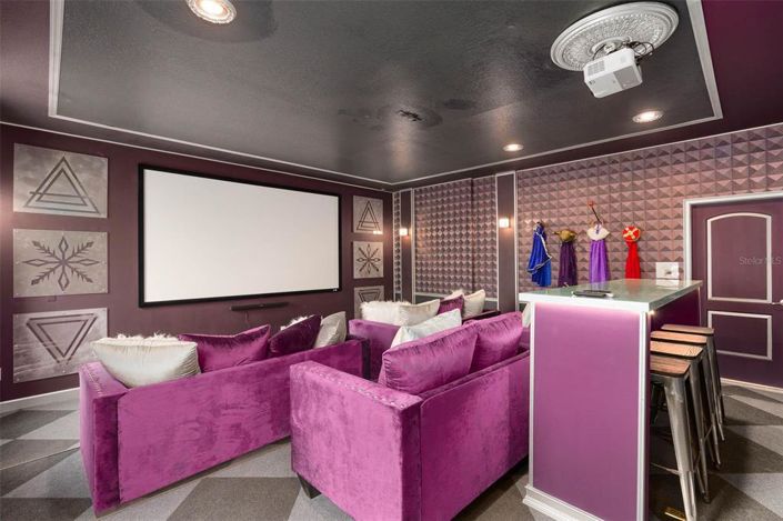 Image No.10-8 Bed Property for sale