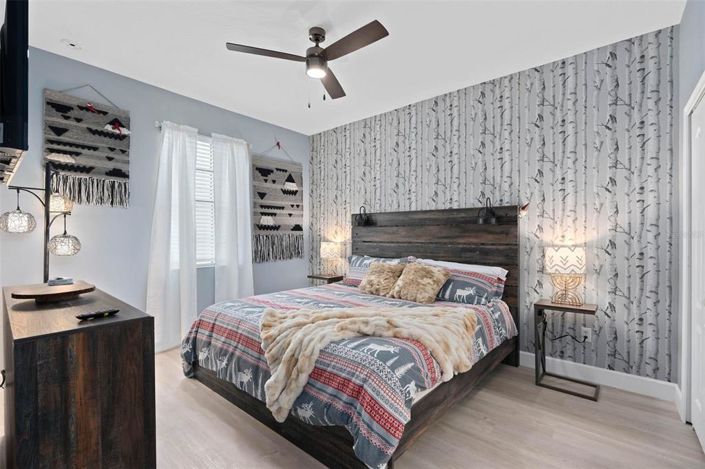 Image No.14-8 Bed Property for sale