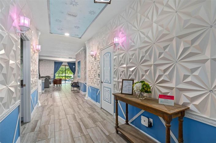 Image No.26-8 Bed Property for sale