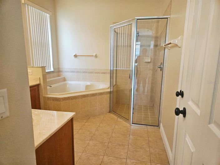 Image No.11-4 Bed Property for sale