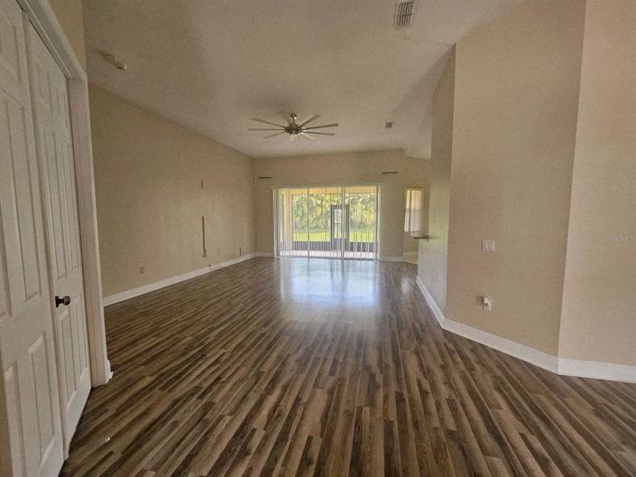 Image No.4-4 Bed Property for sale