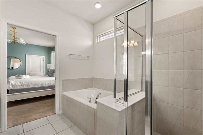 Image No.24-8 Bed Property for sale