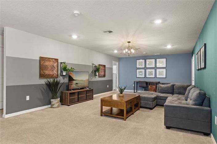 Image No.5-8 Bed Property for sale