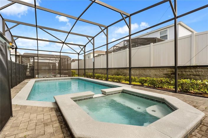 Image No.51-8 Bed Property for sale