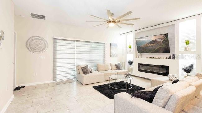 Image No.12-5 Bed Property for sale