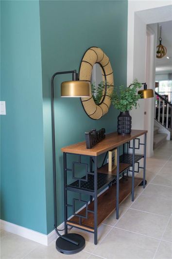 Image No.10-9 Bed Property for sale