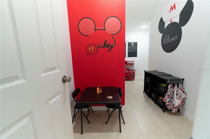 Image No.6-9 Bed Property for sale