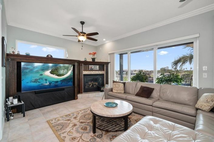 Image No.9-Propriété de 5 chambres à vendre à Treasure Island