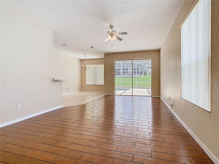 Image No.7-Propriété de 4 chambres à vendre à Davenport