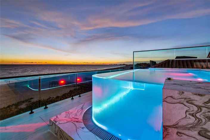 Image No.4-Propriété de 5 chambres à vendre à Treasure Island