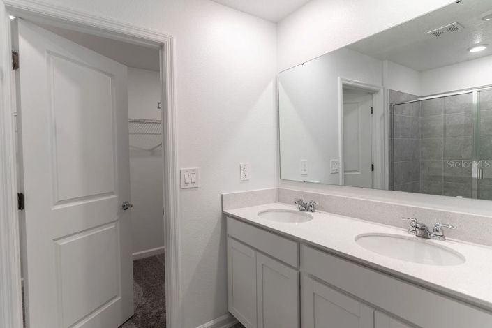 Image No.15-Propriété de 4 chambres à vendre à Davenport