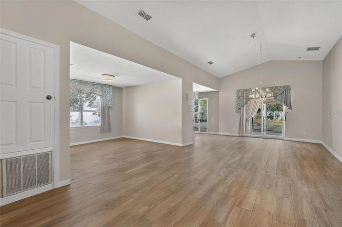 Image No.5-Propriété de 3 chambres à vendre à Kissimmee