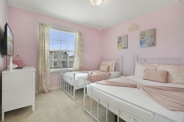 Image No.18-5 Bed Townhouse for sale