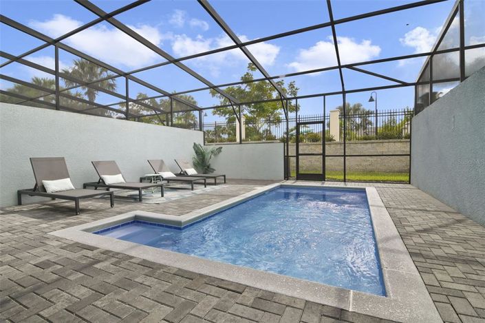 Image No.2-5 Bed Townhouse for sale