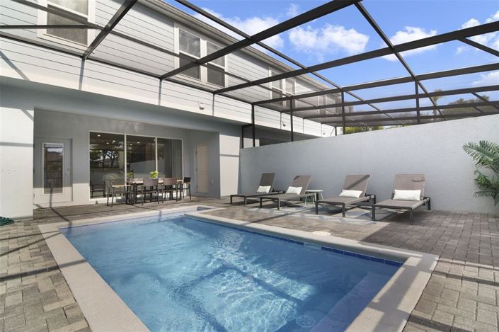 Image No.24-5 Bed Townhouse for sale