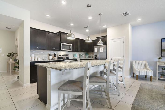 Image No.4-5 Bed Townhouse for sale