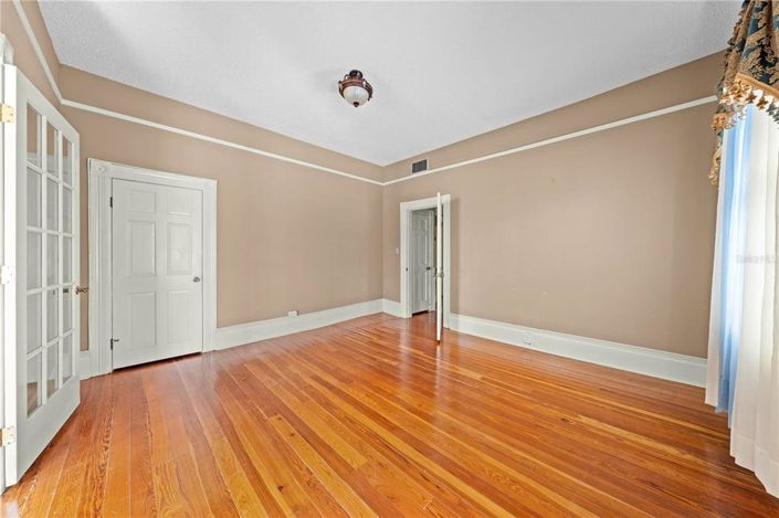 Image No.37-4 Bed Property for sale