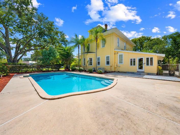 Image No.4-4 Bed Property for sale