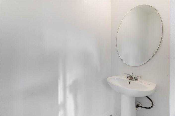 Image No.13-7 Bed Property for sale