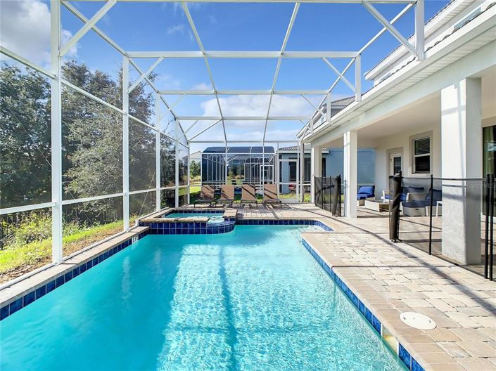 Image No.3-8 Bed Property for sale