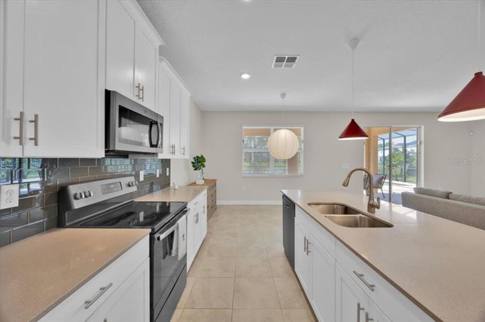 Image No.10-Propriété de 4 chambres à vendre à Davenport