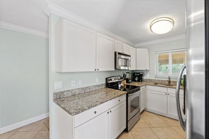 Image No.15-2 Bed Property for sale